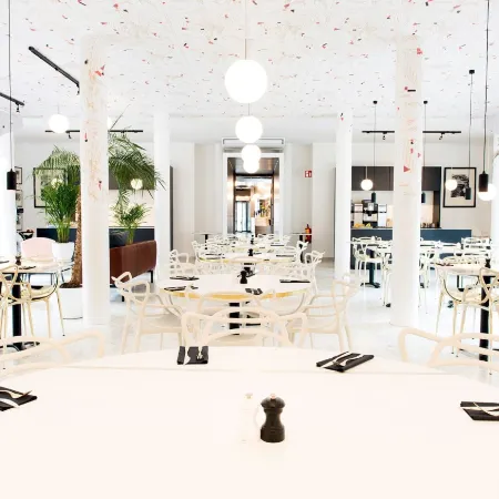 Mabi City Centre Hotel Отели рядом с достопримечательностью «Коммелквартир»