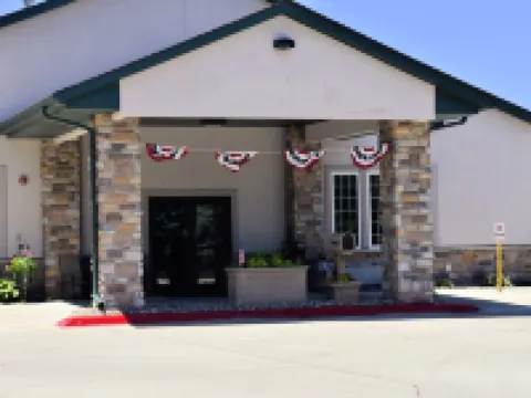 Cobblestone Inn & Suites - Denison | Majestic Hills Hotels in Crawford County