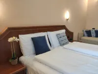 Hotel Giardino Hotels in Maccagno con Pino e Veddasca