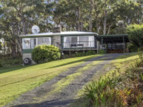 Summertime Cottage Hotels in Geeveston