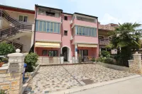 Room and Apartment Lea - Pensions