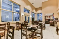 Comfort Inn & Suites Ambassador Bridge - sarapan