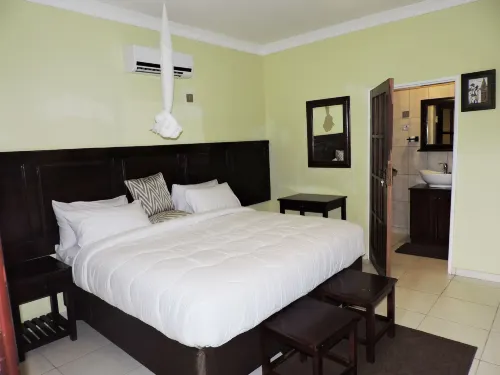 Café Zambezi House of Africa - Hostel - Hostels
