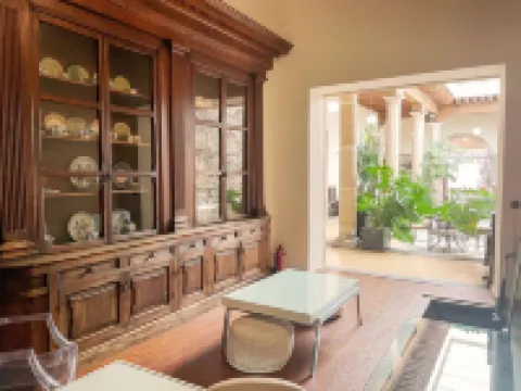 Hotel Expres by Hosting House