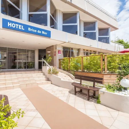 Hotel Brise de Mer - Piscine intérieure & extérieure