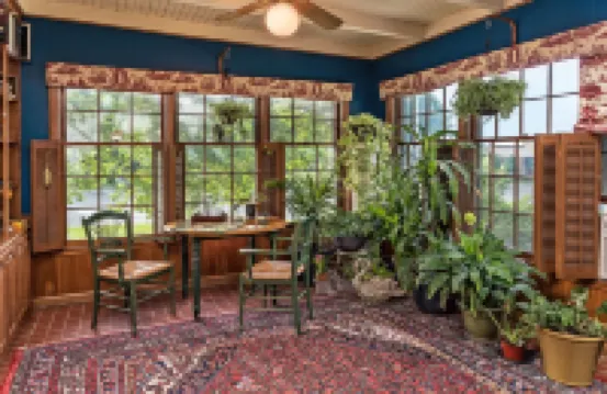 Silver Heart Inn & Cottages