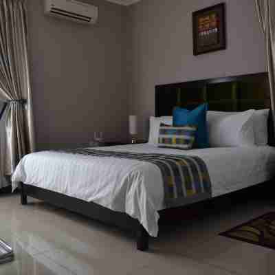 Triple Palms Bed and Breakfast Rooms