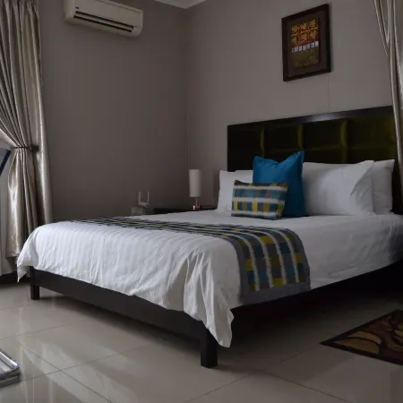 Triple Palms Bed and Breakfast