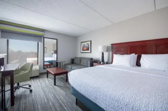 แฮมป์ตันอินน์ นิวพอร์ตนิวส์-ยอร์คทาวน์ โรงแรมในนิวพอร์ตนิวส์