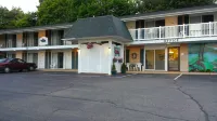 Brentwood Motor Inn Hotels in 