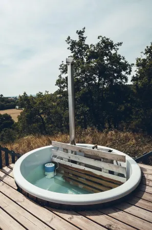 Les Insolites de Jsk Отели в г. Сен-Сенери-ле-Жере