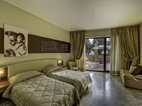 Hotel Ariston and Palazzo Santa Caterina Hotels near Spisone Beach