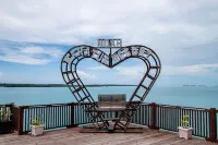 Noah Maratua Resort Hotels in Maratua