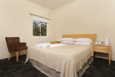 Shortland Budget Accommodation Hotels in 