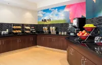 Wingate by Wyndham Oshkosh Hotels in Omro