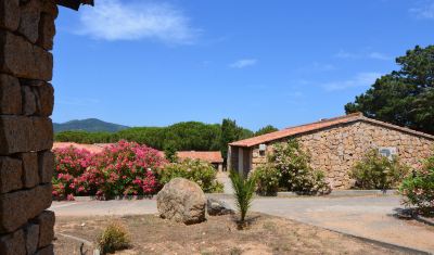 Garden Residence Alba Rossa Photo