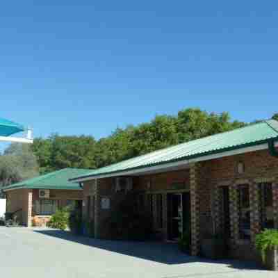 Queness Inn Hotel Exterior