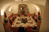 Ostello del Castello Tirano / BB