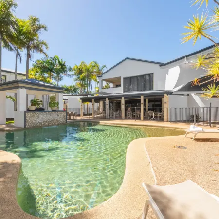 Coral Cay Resort