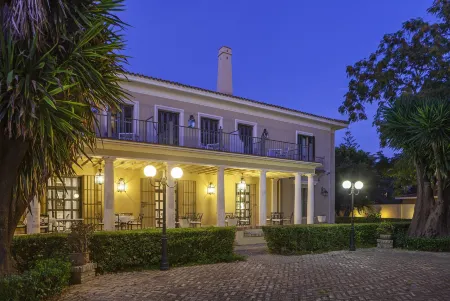 Villa Jerez Отели рядом с достопримечательностью «Фортеця в Хересі-де-ла-Фронтера»