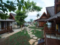 เดอบิแอสบีชคลับแอนด์วิลล่า โรงแรมใกล้หาด Lebaoh