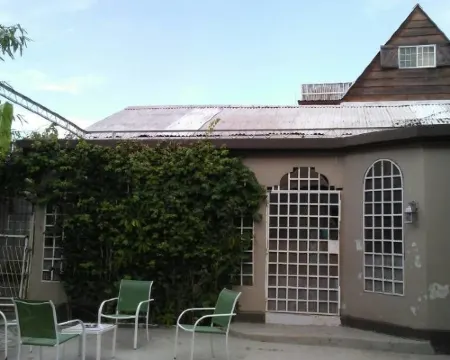 ル クレオール ハイダウェイ ジャクメルのホテル