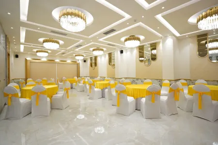 Farmhouse Residency Malad Отели рядом с достопримечательностью «Горай Бич»