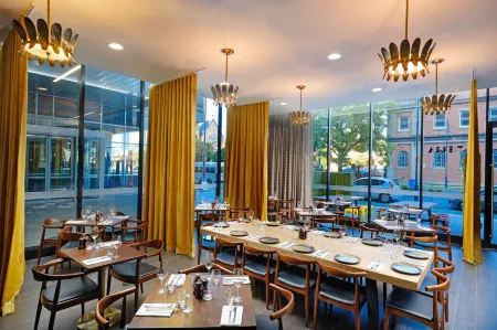 Mantra Albury Hotel Отели рядом с достопримечательностью «Albury Town Hall»