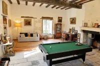 Le prieuré Saint Barthélémy Hotels in Souvigne