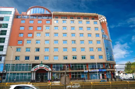 Debredamo Hotel Отели рядом с достопримечательностью «Собор Святой Троицы»