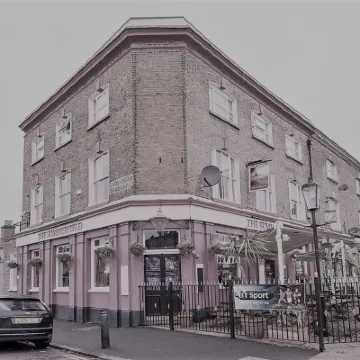 Summerfield Pub & Boutique Rooms Hotels near Catford