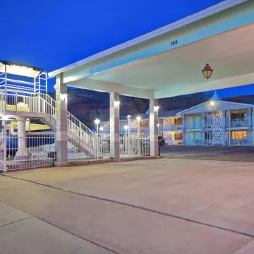 Expedition Lodge Moab Arches National Park