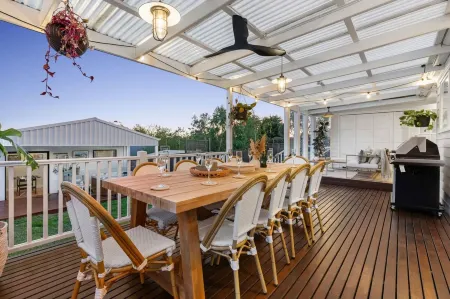 Sol Yarra Valley   Barrel Sauna   Spa  Urban List Отели рядом с достопримечательностью «Ярра Вэлли Рацинг»