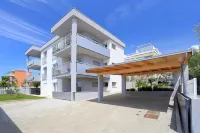 桑阿德里亞公寓