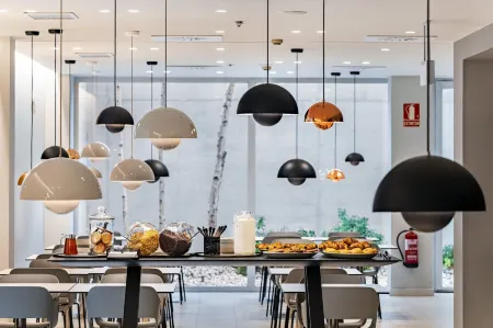 Holiday Inn Express Pamplona Отели в г. Куэнка де Памплона - Памплона