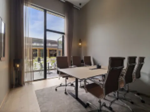 ลิลี่คันทรีคลับ โรงแรมในUllensaker