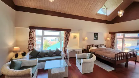 Ivanhoe Hotel (A Heritage Property) Отели рядом с достопримечательностью «Himalayan Mountaineering Institute»