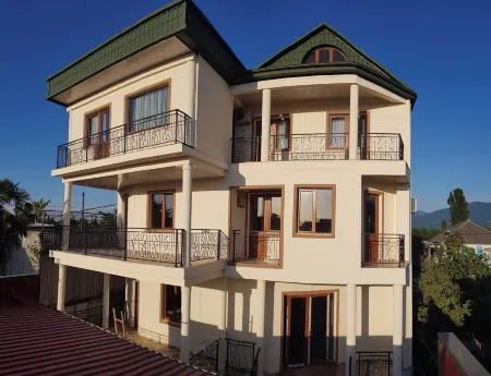 Guest House Marina Отели рядом с достопримечательностью «ქობულეთის ბულვარი»