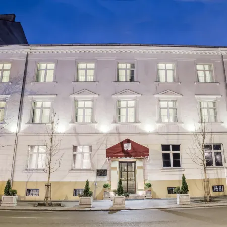 Hotel Theater Belgrade Отели рядом с достопримечательностью «Река Дунай»