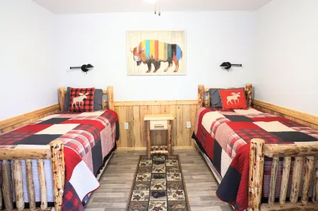 Eycat Lodging Company