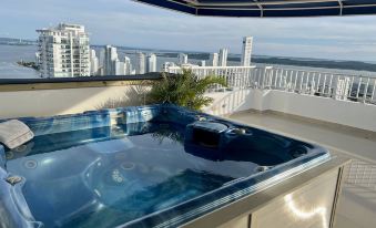 Palmetto Penthouse Deluxe Beautiful View and Sunset Floor 39