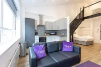 Modern and Spacious Duplex in Manchester City Centre Hotel a 