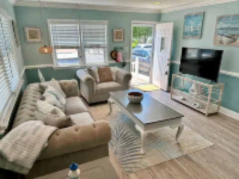 Beautifully Renovated 1st Floor Condo - Walk to Beach - Sleeps up to 8