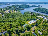 Charming Bungalow with Lake Access - Cozy Tranquil Retreat Hotels in Pine B Township