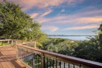 Dawson by AvantStay Serene Austin Home Set Amongst Nature w Pool Hot Tub Close to Lake Travis
