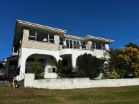 Waiake Beach Apartments