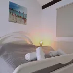 48 PER - Mellissa Villa