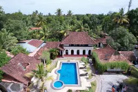 Kumarakom Tharavadu - Heritage Hotel - Uima-altaat
