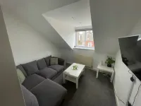 Stylish Two Bedroom Apartment in Leeds Hotels in Брамхоп