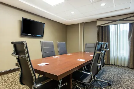 Comfort Suites Clinton Near Presbyterian College